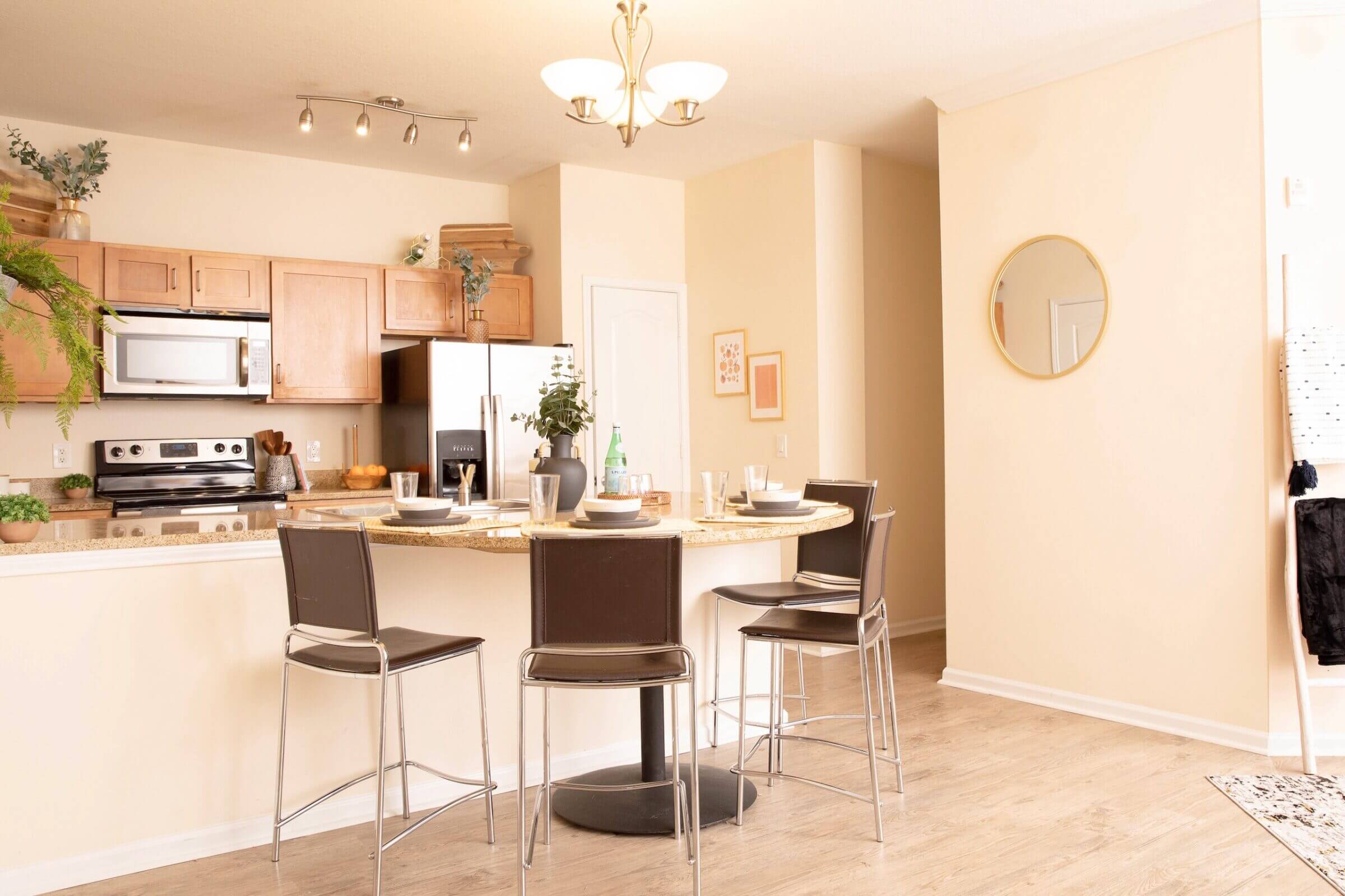 dining area & kitchen in gainesville student apts